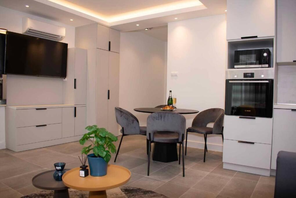 Luxury Cozy 2 Bdr Downtown Apt.3 Будапеща Екстериор снимка